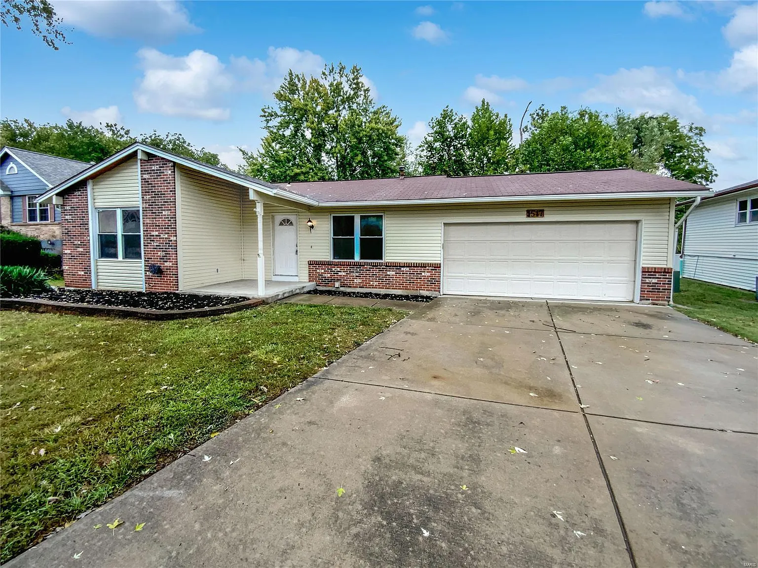 1517 Shadow Wood Dr photo 1
