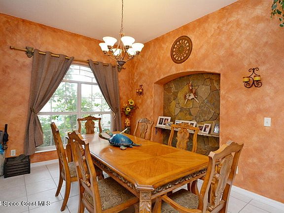 4th image of 1893 Laramie Cir