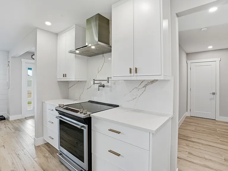 6163 Plumosa Ave — Photo 17