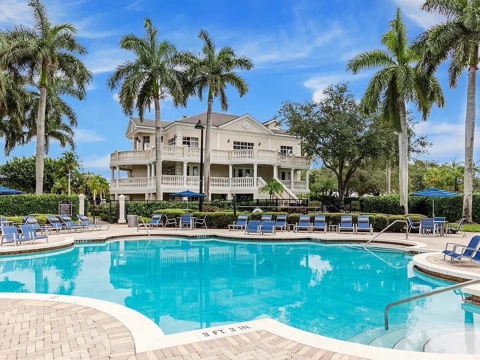 The Charleston Apartment Boca Raton