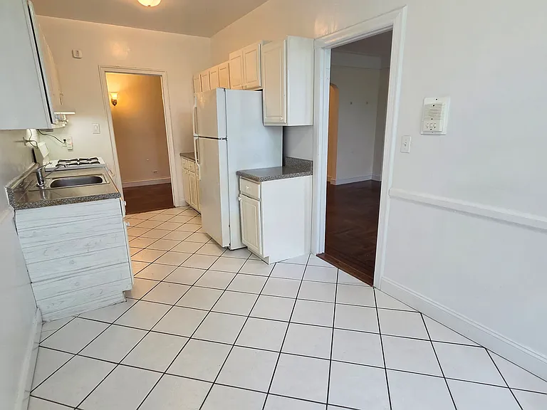 5400 Fieldston Rd #42F — Photo 2
