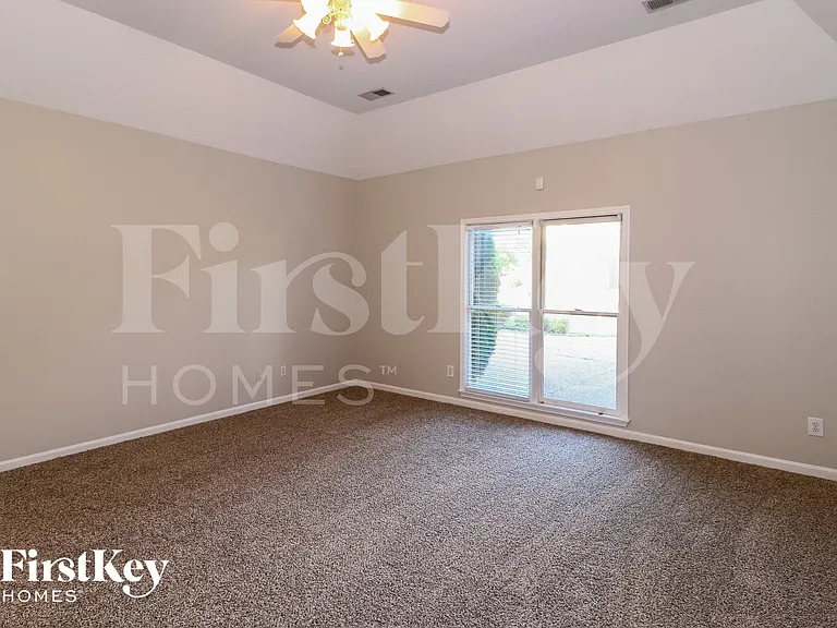 1323 Crossmont Cv — Photo 8
