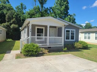 16 Meadowview St, Newnan, GA 30263
