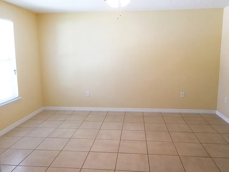 330 Dundee Dr — Photo 6