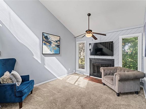 4th image of 509 NE Grand Ave