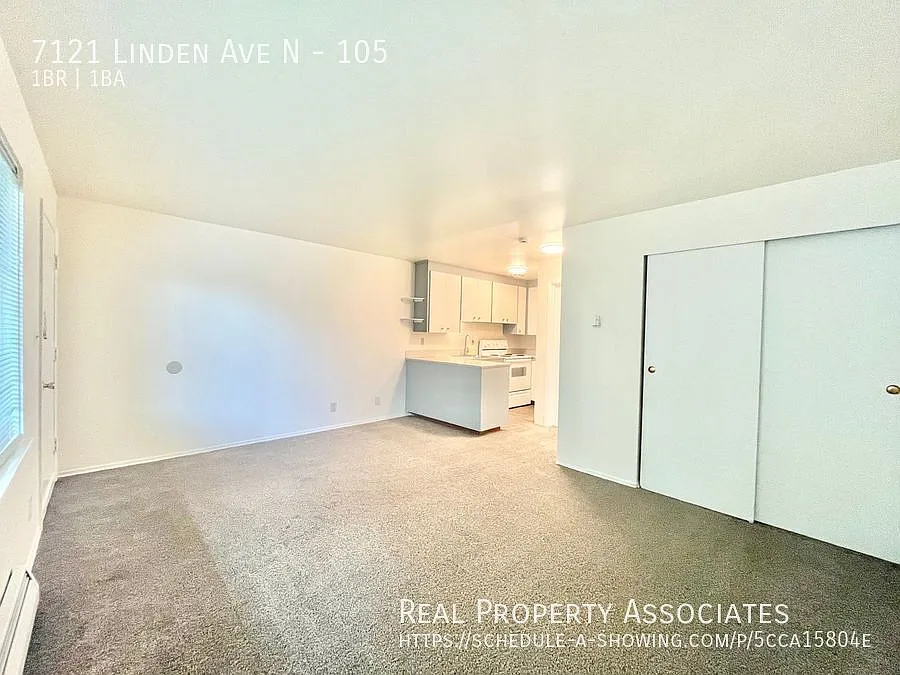 Spacious 1-Bed Close to Green Lake! Ample Storage and Shared Yard! — Photo 3