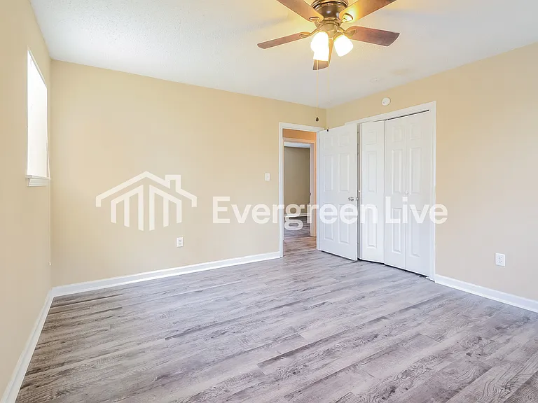 204 Leewood Cir — Photo 5