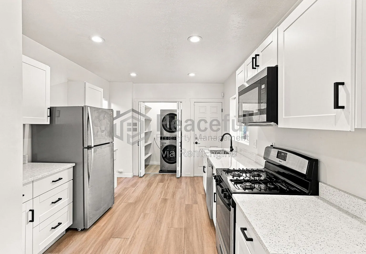 2 bed, 1.0 bath, 988 sqft, $1,800 — Photo 4