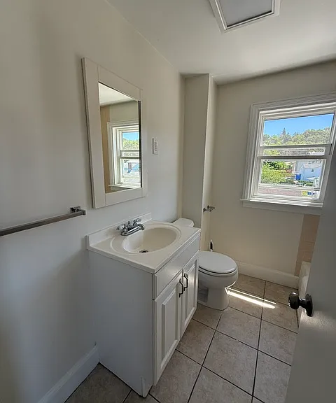 1467 N Main St #3 — Photo 5