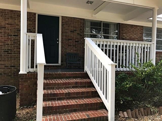 2nd image of 1871 Pickett Ave