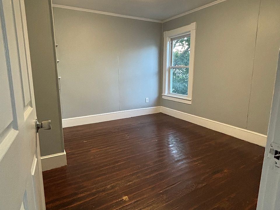 1st image of 12 Garnet St APT 2