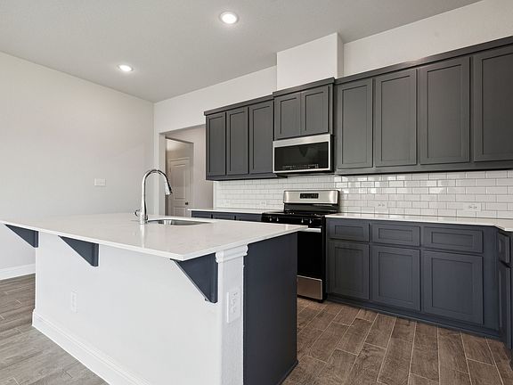 3rd image of 1801 Zion Dr