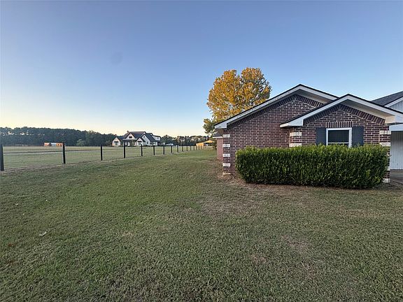 4th image of 475 Acorn Trl