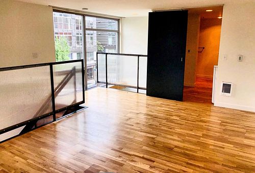 5th image of 1433 12th Ave Unit 207
