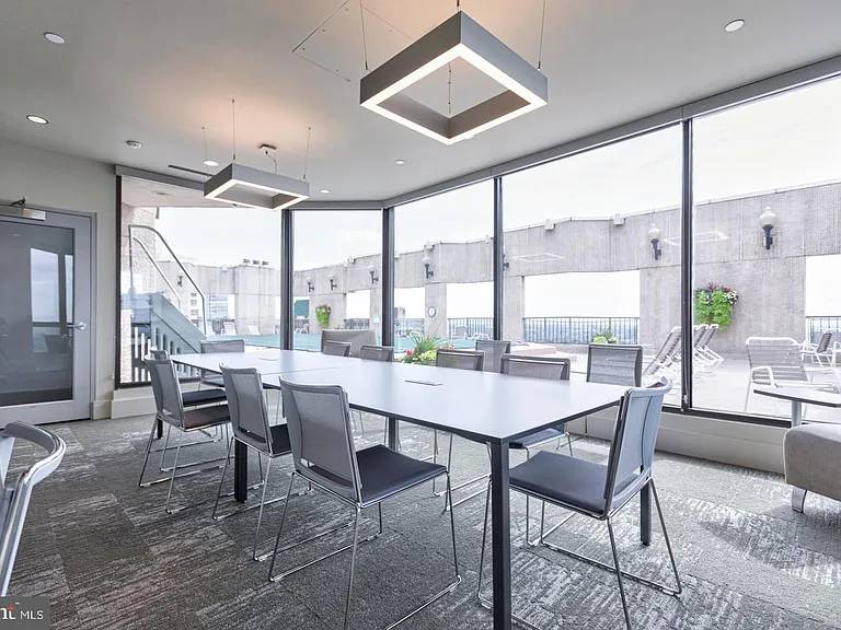 2020 Walnut St #12F — Photo 15