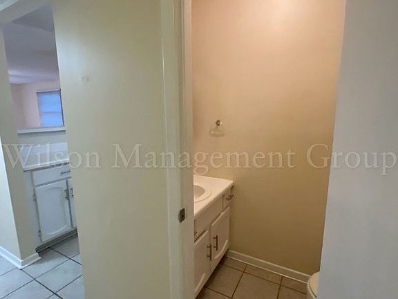 4th image of 2211 Depauw Ave