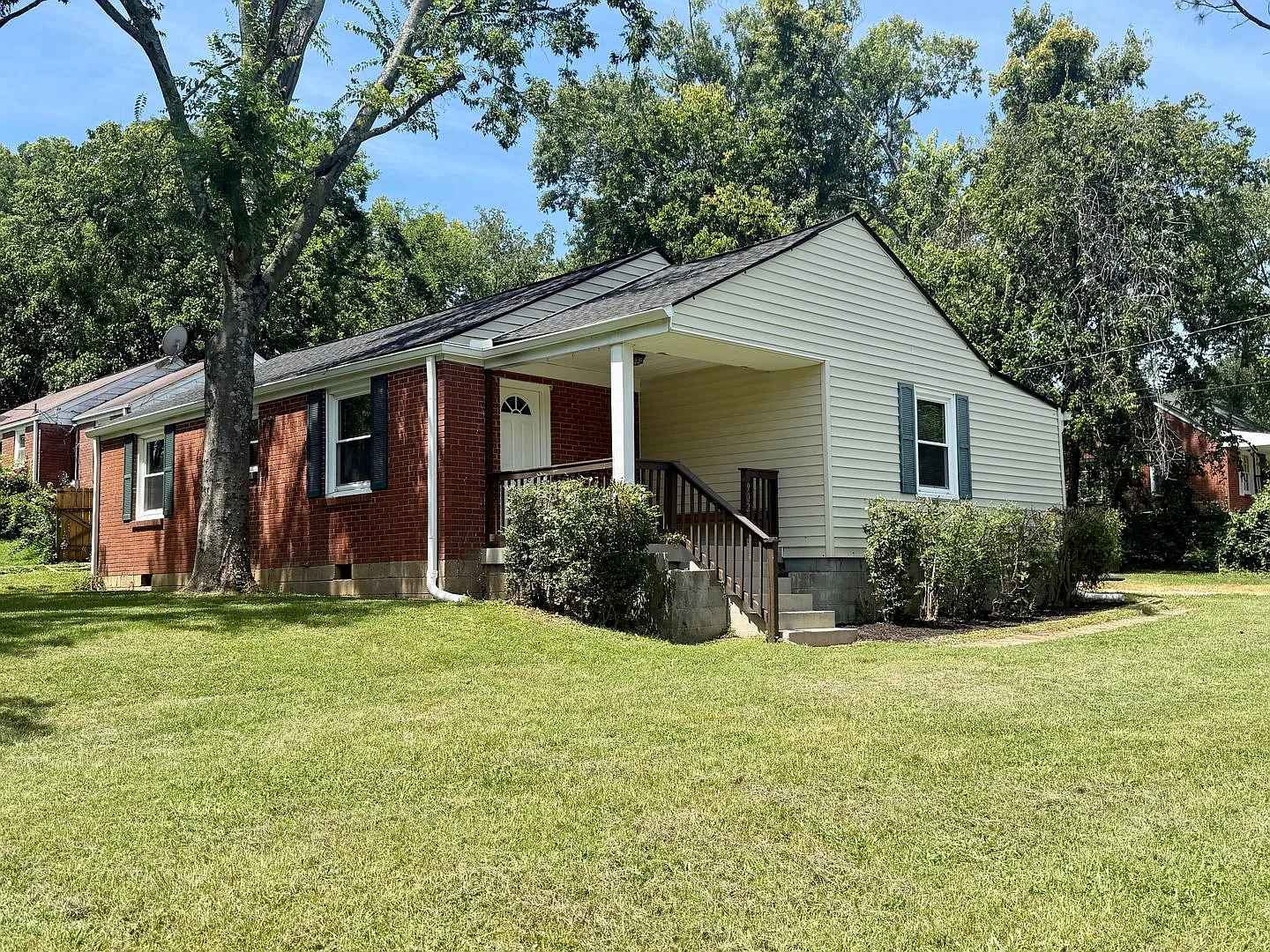 3 Bedroom 1 Bath House in Madison with Amenities! $1925/mo — Photo 1