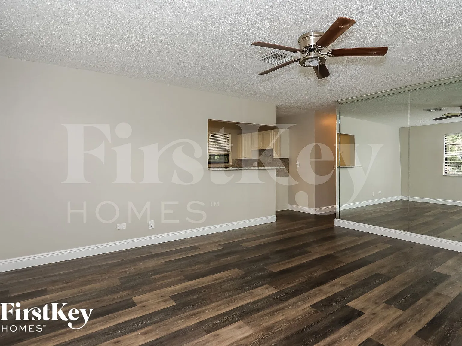 4 bed, 1.0 bath, 1215 sqft, $3,460 — Photo 2