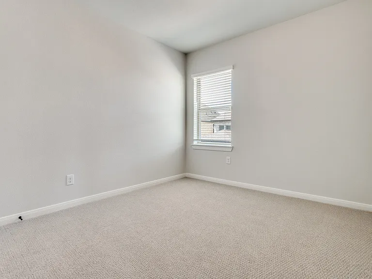 709 Mourning Dove Dr — Photo 8