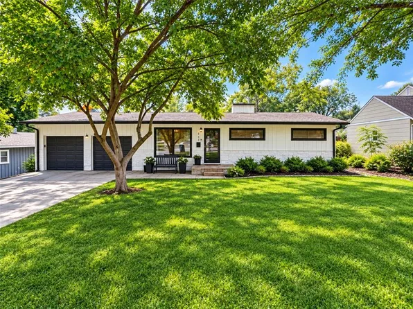 7141 Belinder Ave, Prairie Village, KS 66208
