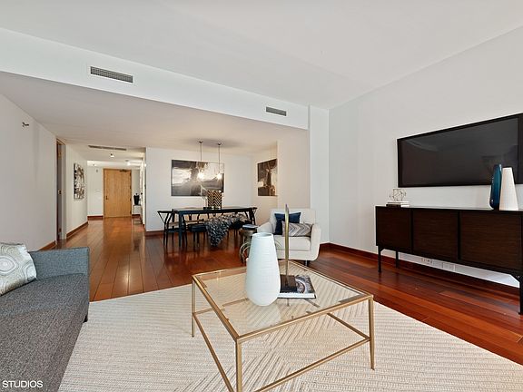 3rd image of 680 N Lake Shore Dr APT 1311