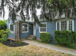 8820 SW 35th Ave, Portland, OR 97219