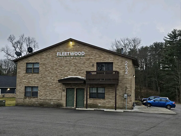 250-252 Rustic Lodge Rd — Photo 8