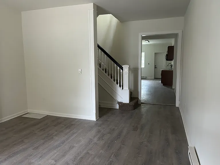 2810 Winchester St — Photo 2