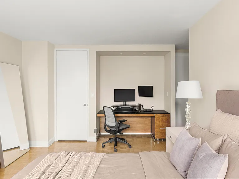 255 E 49th St #26A — Photo 7