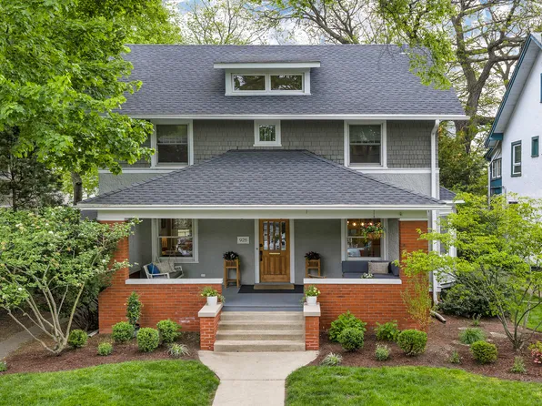 925 Elmwood Ave, Evanston, IL 60202