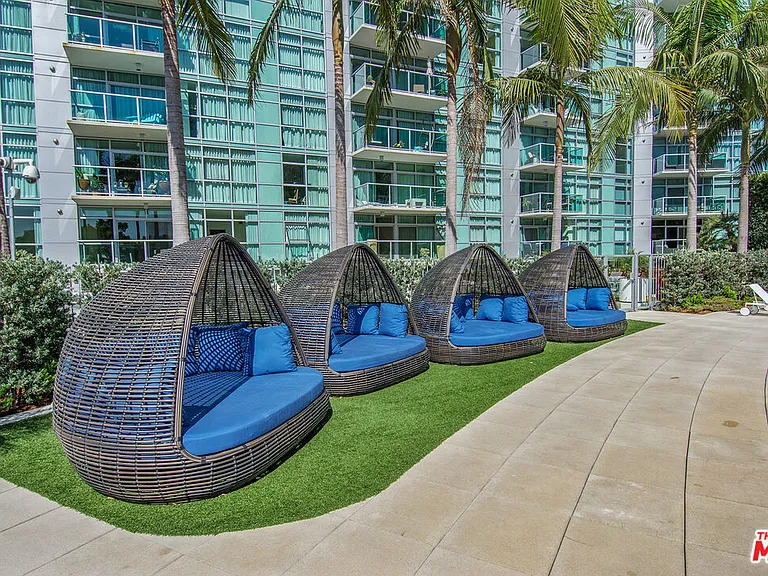 13700 Marina Pointe Dr #1507 — Photo 29