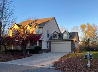 42900 Ledgeview Dr, Novi, MI 48377