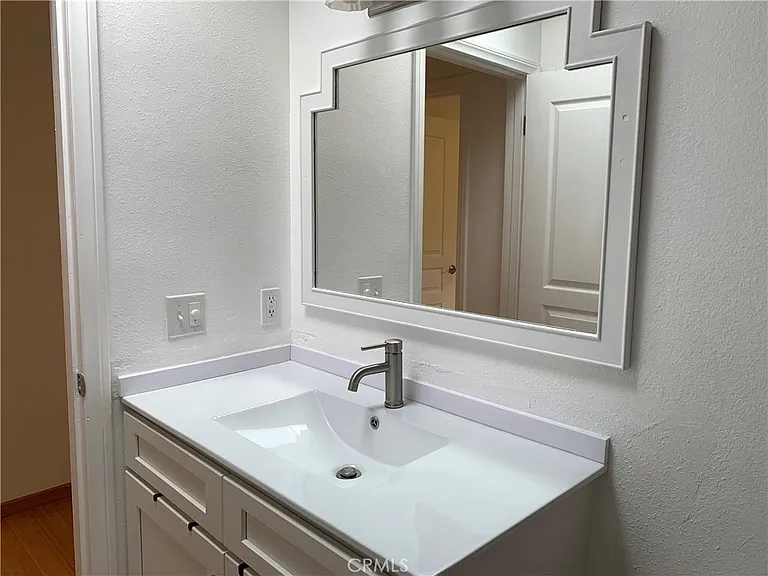 3220 Altura Ave #305 — Photo 10