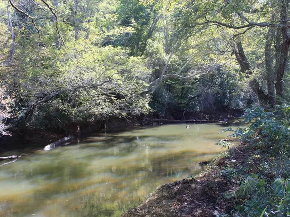 23 Valley Hideaway Dr, Hayesville, NC 28904