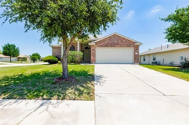 3 bed, 2.0 bath, 1778 sqft, $2,095 — Photo 1