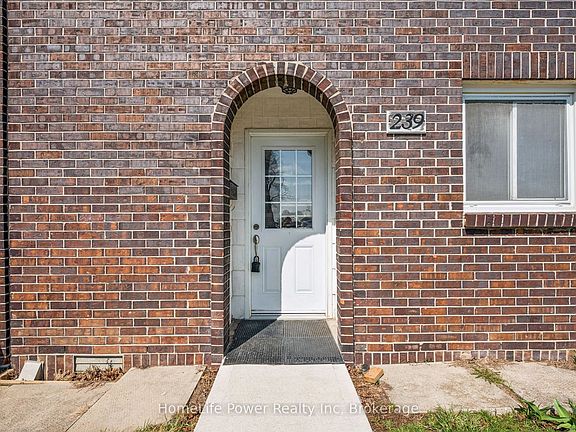 2nd image of 31 Greengate Rd #239