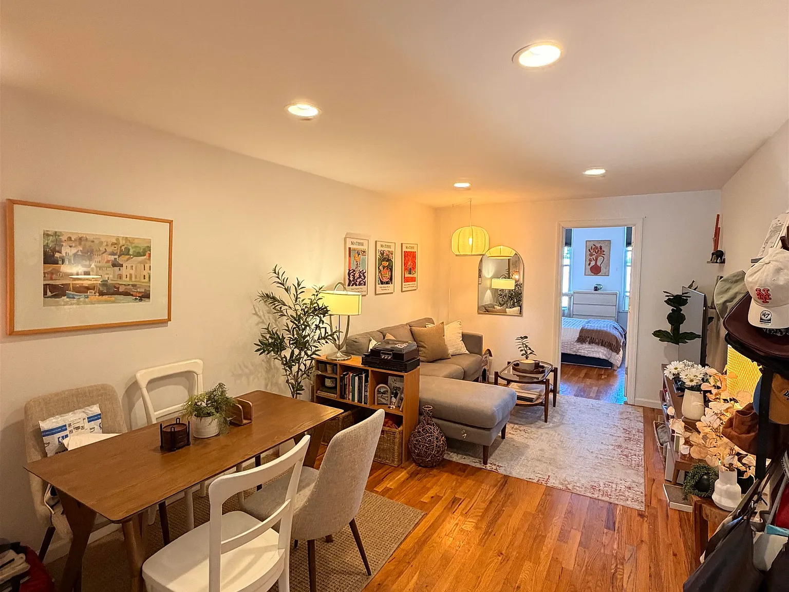 2 bed, 1.0 bath, $3,750 — Photo 2
