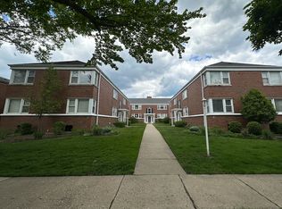 367-375 Central Ave #1E, Highland Park, IL 60035