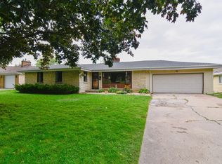 820 Ernst Dr, Green Bay, WI 54304