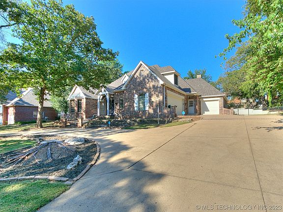 2nd image of 1145 N Faulkner Pl