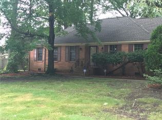 409 Maiden Ln, Chesapeake, VA 23325