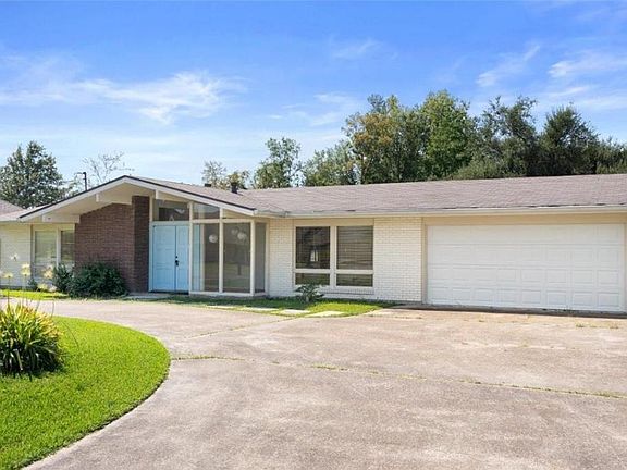 2nd image of 3816 Patricia Ln