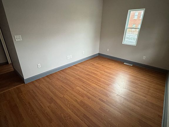 4th image of 302-304 S Irving Ave #302-2