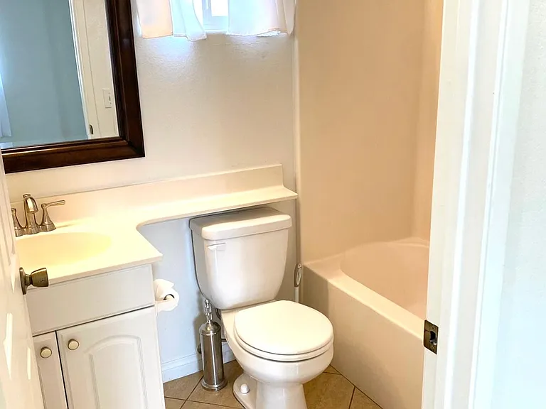 2812 Hope St — Photo 9