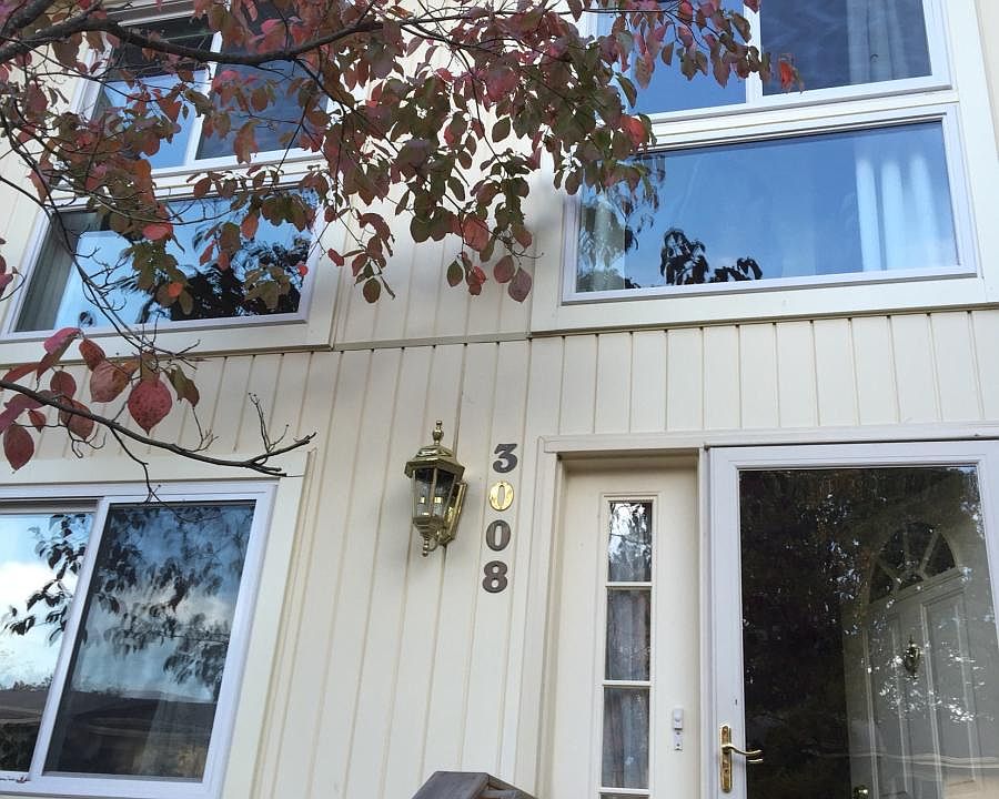 1st image of 3008 Spice Ct