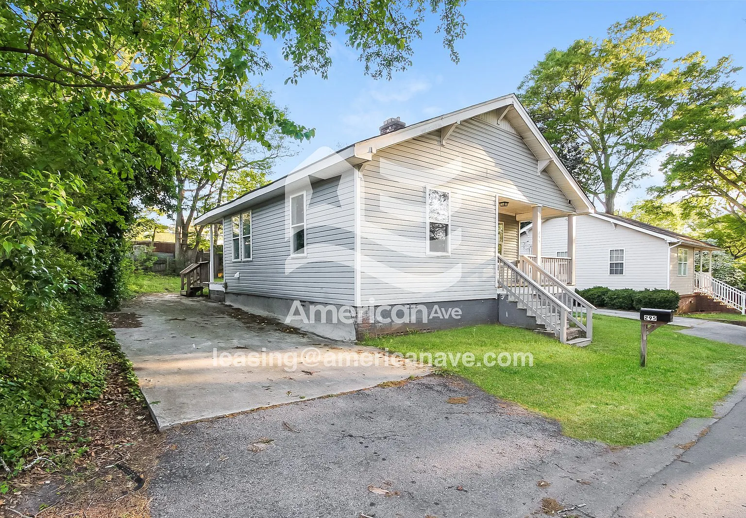 2 bed, 1.0 bath, 878 sqft, $997 — Photo 2
