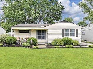 328 Hickory Dr, Berea, OH 44017