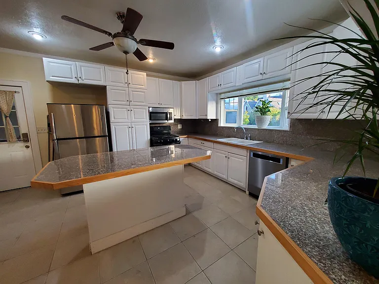 2240 SE 20th Ave #A — Photo 5