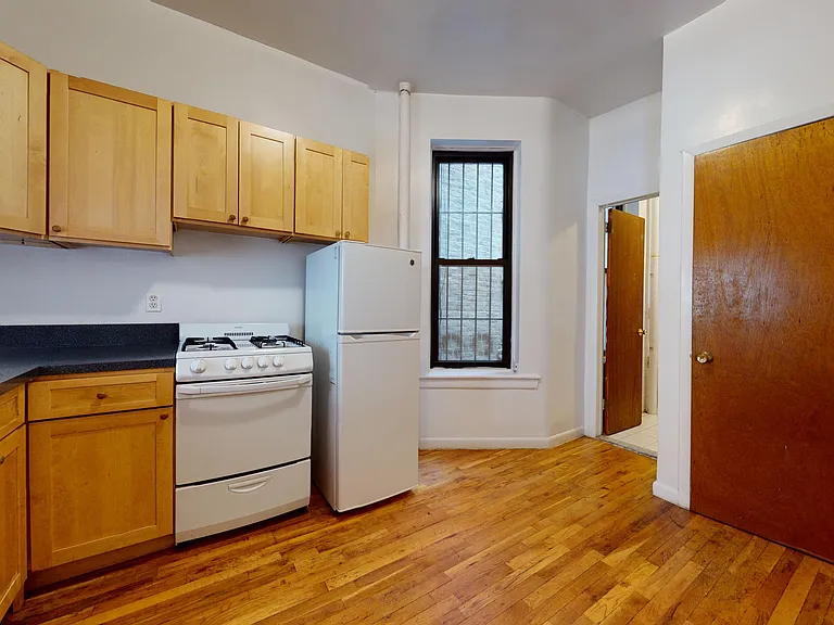 309 E 90th St #5 — Photo 7