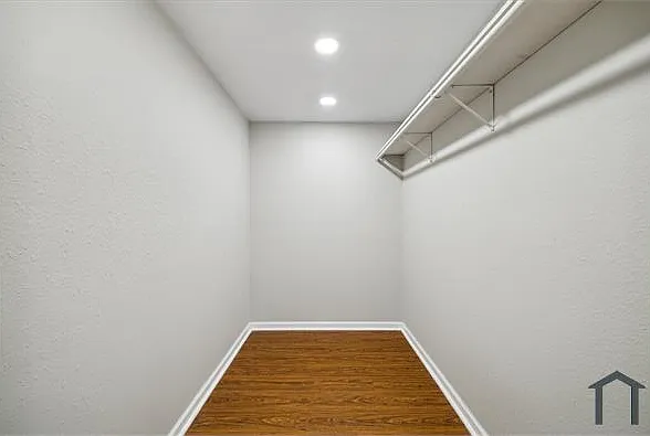 209 Stewart St — Photo 14
